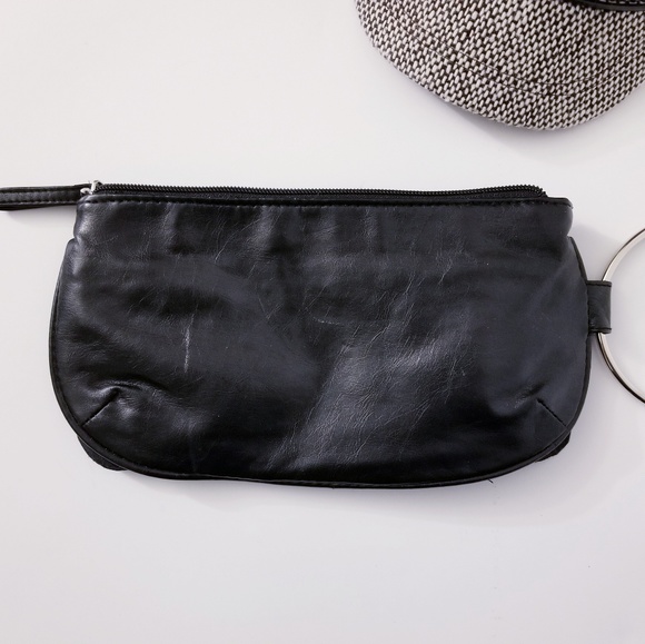 BLACK WRISTLET - Picture 3 of 8